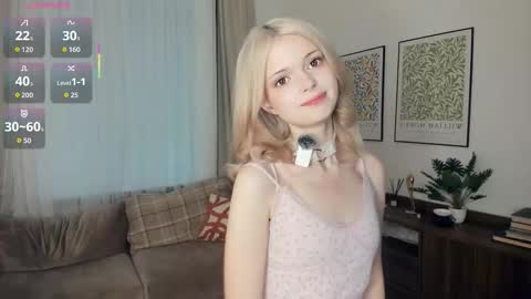 Snapshot of cutebrutality chatting on 11-04-25, 07:29 Alice online show from 11-04-25, 07:29