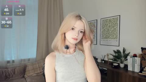 Snapshot of cutebrutality chatting on 11-11-25, 09:31 Alice online show from 11-11-25, 09:31