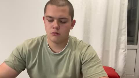 Snapshot of cutebutnaughty_ chatting on 10-13-25, 05:24 Alex online show from 10-13-25, 05:24