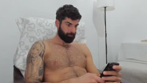 cuteeboy online show from 02-04-25, 07:44