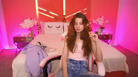 Foxy online show from 12-20-25, 02:46