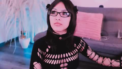 Zoe  online show from 11-30-25, 03:21