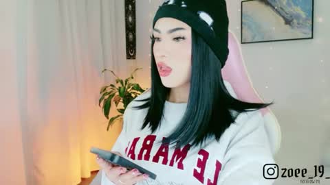 Snapshot of cuteezoe chatting on 06-23-26, 03:37 Zoe online show from 06-23-26, 03:37