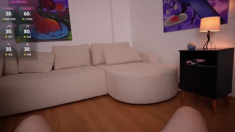 Mia online show from 10-05-25, 06:28