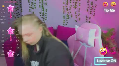 Amyy online show from 04-20-26, 01:08
