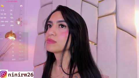 Snapshot of cutegirl__nini chatting on 03-04-25, 10:35 andre online show from 03-04-25, 10:35