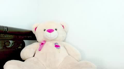 Mishel online show from 12-22-24, 05:12