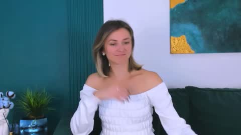 Snapshot of cutemirage chatting on 09-16-25, 02:40 cutemirage online show from 09-16-25, 02:40