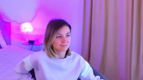 Snapshot of cutemirage chatting on 09-27-25, 02:33 cutemirage online show from 09-27-25, 02:33