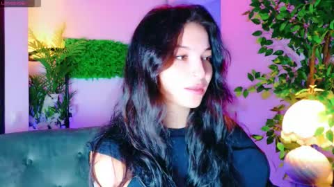 Snapshot of cuteness__girl chatting on 09-29-25, 05:12 cuteness__girl online show from 09-29-25, 05:12