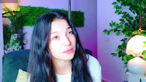 Snapshot of cuteness__girl chatting on 10-01-25, 06:19 cuteness__girl online show from 10-01-25, 06:19