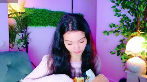 Snapshot of cuteness__girl chatting on 10-04-25, 06:00 cuteness__girl online show from 10-04-25, 06:00