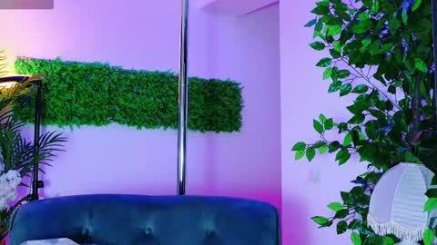 Snapshot of cuteness__girl chatting on 11-11-25, 07:30 cuteness__girl online show from 11-11-25, 07:30