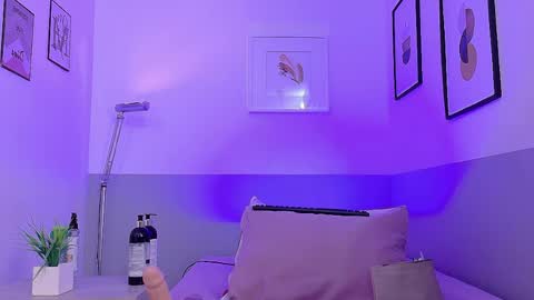 cutepetitee online show from 05-07-26, 08:03