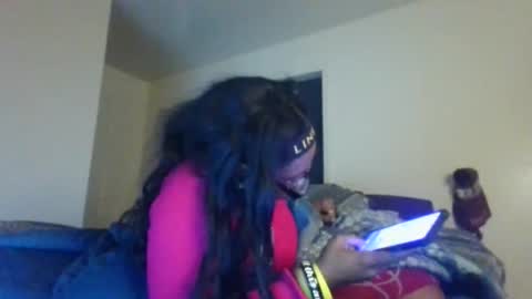 mary mack online show from 10-28-25, 01:25