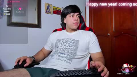 Snapshot of cuteznowyy chatting on 12-31-24, 04:25 Ask me online show from 12-31-24, 04:25