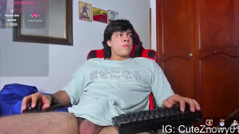 Snapshot of cuteznowyy chatting on 02-05-25, 12:53 Ask me online show from 02-05-25, 12:53