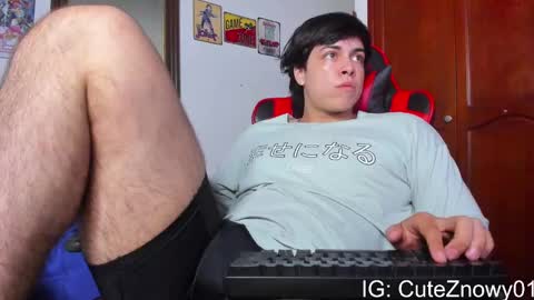 Snapshot of cuteznowyy chatting on 02-18-25, 01:21 Ask me online show from 02-18-25, 01:21