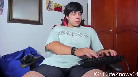 Snapshot of cuteznowyy chatting on 02-18-25, 08:47 Ask me online show from 02-18-25, 08:47