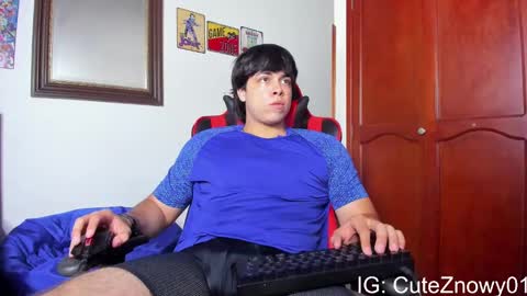 Snapshot of cuteznowyy chatting on 02-22-25, 09:37 Ask me online show from 02-22-25, 09:37