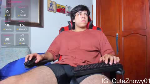 Snapshot of cuteznowyy chatting on 03-12-25, 11:12 Ask me online show from 03-12-25, 11:12