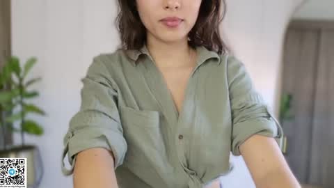 Snapshot of cutie18_angel chatting on 05-06-26, 09:09 angela online show from 05-06-26, 09:09