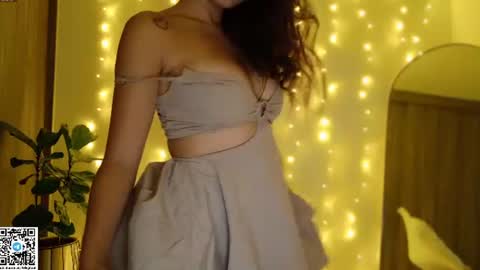 Snapshot of cutie18_angel chatting on 07-08-26, 12:48 angela online show from 07-08-26, 12:48
