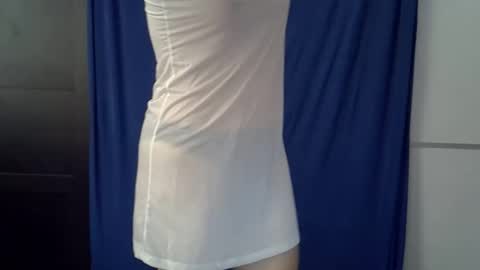 cutie_bee online show from 05-19-26, 06:53