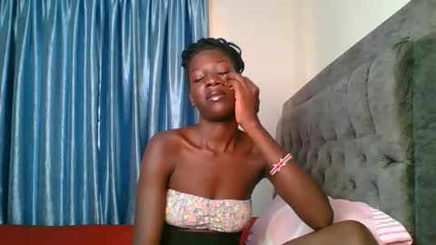 Snapshot of cutie_liqy chatting on 12-15-25, 09:46 Liqy online show from 12-15-25, 09:46