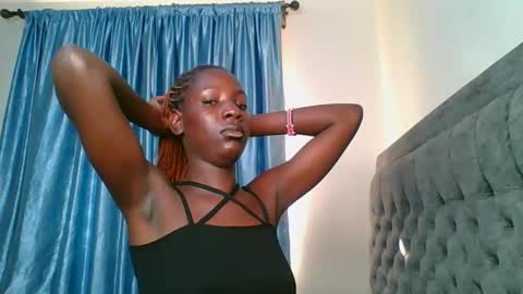 Snapshot of cutie_liqy chatting on 01-16-26, 12:20 Liqy online show from 01-16-26, 12:20
