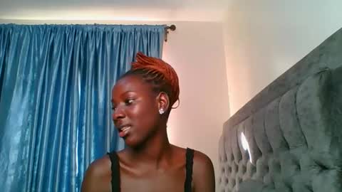Snapshot of cutie_liqy chatting on 01-19-26, 01:04 Liqy online show from 01-19-26, 01:04