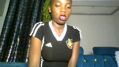 Snapshot of cutie_plush chatting on 07-12-26, 07:05 cutieplush online show from 07-12-26, 07:05