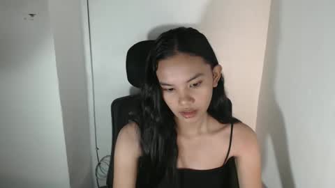 Snapshot of cutiee_lily2 chatting on 05-12-26, 06:10 cutiee_lily2 online show from 05-12-26, 06:10