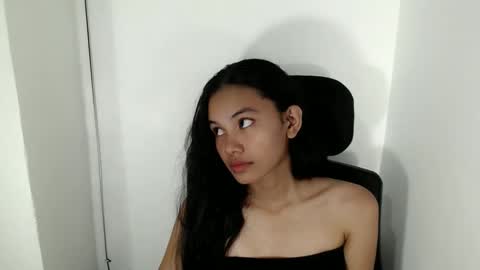 Snapshot of cutiee_lily2 chatting on 05-27-26, 01:57 cutiee_lily2 online show from 05-27-26, 01:57