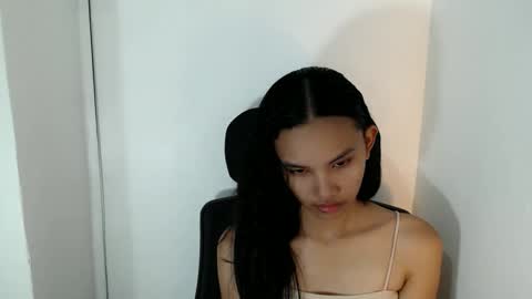 Snapshot of cutiee_lily2 chatting on 05-28-26, 01:25 cutiee_lily2 online show from 05-28-26, 01:25