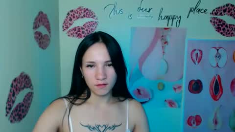 Snapshot of cutielady_ chatting on 09-21-25, 11:39 Emma online show from 09-21-25, 11:39