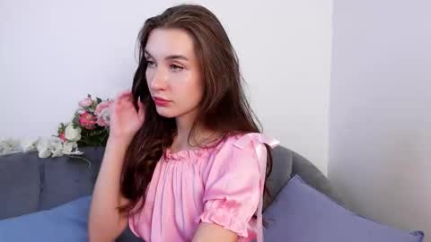 Vivienne online show from 12-04-25, 02:26