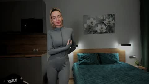 Snapshot of cuttiechloe chatting on 12-11-24, 10:16 CuttieChloe online show from 12-11-24, 10:16
