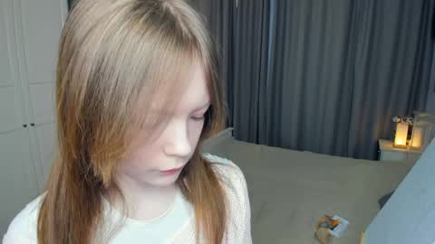 Snapshot of cuty_petite chatting on 03-07-26, 05:26 Anne online show from 03-07-26, 05:26