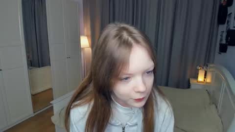Snapshot of cuty_petite chatting on 03-12-26, 05:35 Anne online show from 03-12-26, 05:35