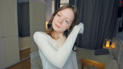 Snapshot of cuty_petite chatting on 03-16-26, 05:13 Anne online show from 03-16-26, 05:13