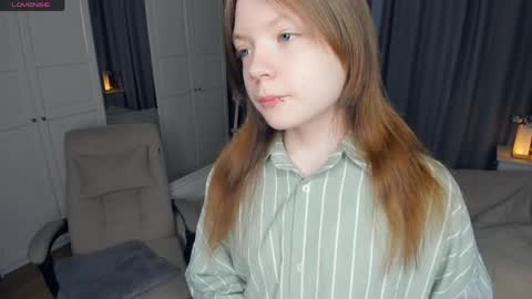 Snapshot of cuty_petite chatting on 04-10-26, 05:34 Anne online show from 04-10-26, 05:34