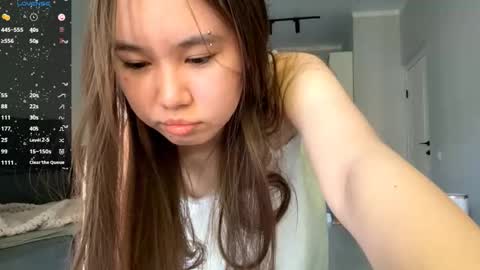 Snapshot of cwenecollins chatting on 09-27-25, 08:41 Akemi online show from 09-27-25, 08:41