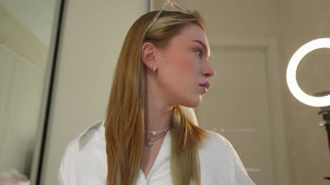 EMILY online show from 01-05-25, 02:41