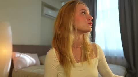 EMILY online show from 10-08-25, 12:25