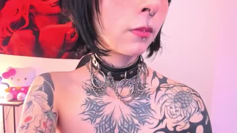 cel I am independent Help me reach 200 thumbs up uwu online show from 10-22-25, 04:24