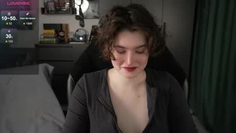 Helen Blossom online show from 05-05-26, 01:41