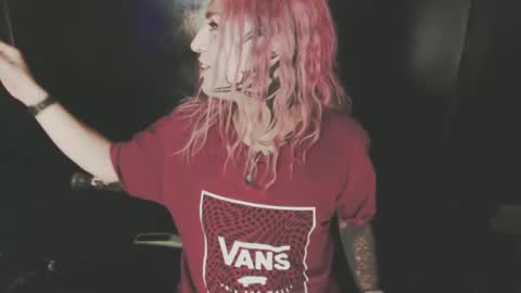 Nikki online show from 10-12-25, 01:04