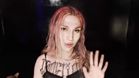 Nikki online show from 10-31-25, 12:22