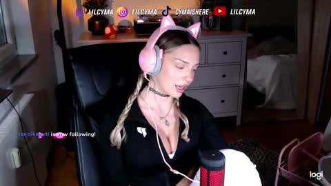 Snapshot of cymaishere chatting on 10-26-25, 06:47 cymaishere online show from 10-26-25, 06:47